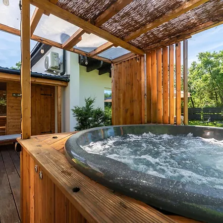 Osada Malawka Pod śnieżką - Wypoczynek W Saunie Lub Jacuzzi Z Widokiem Na Góry Apartamento